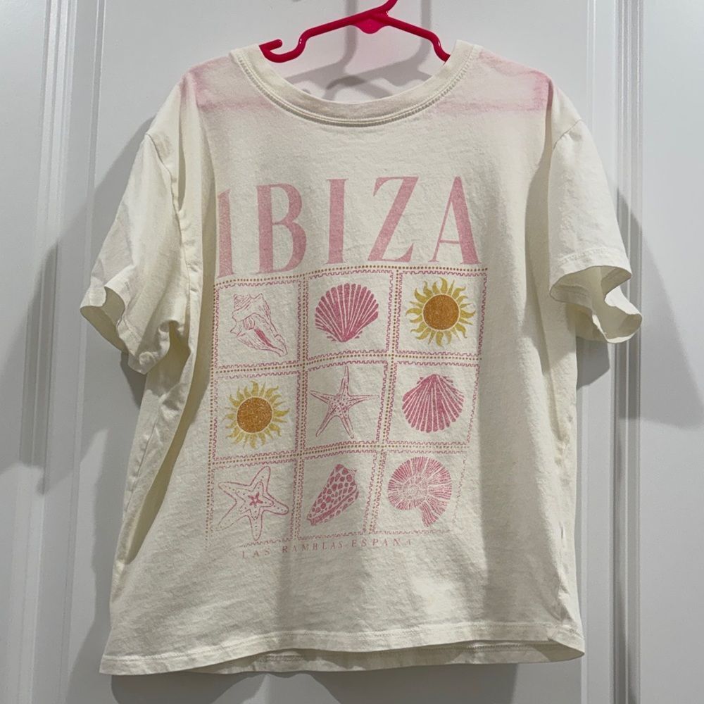 Eyeshadow Cream and Pink Ibiza Graphic Tee